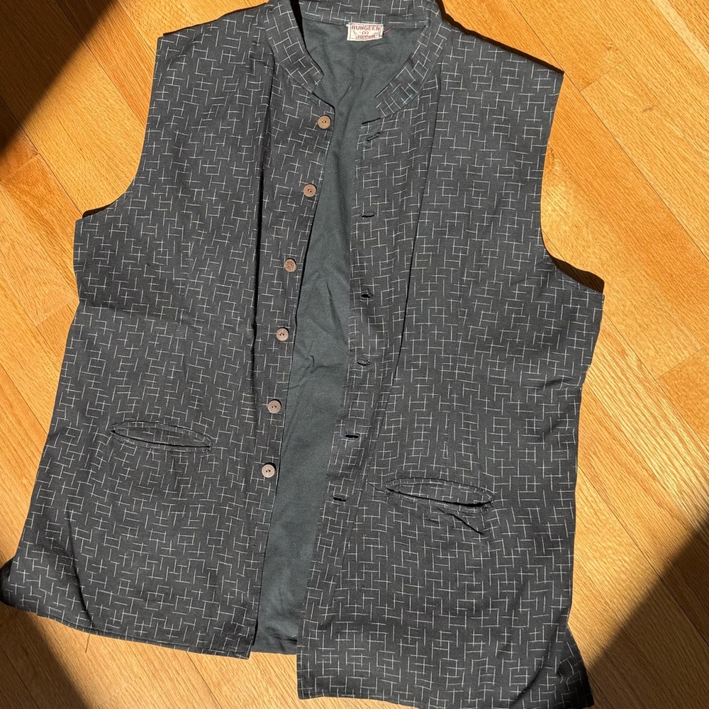 Rungeen Dressy Men’s Stylish Black Patterned Vest